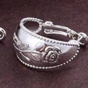 NEW James Avery Style Vintage Rose Hoop Silver Ear